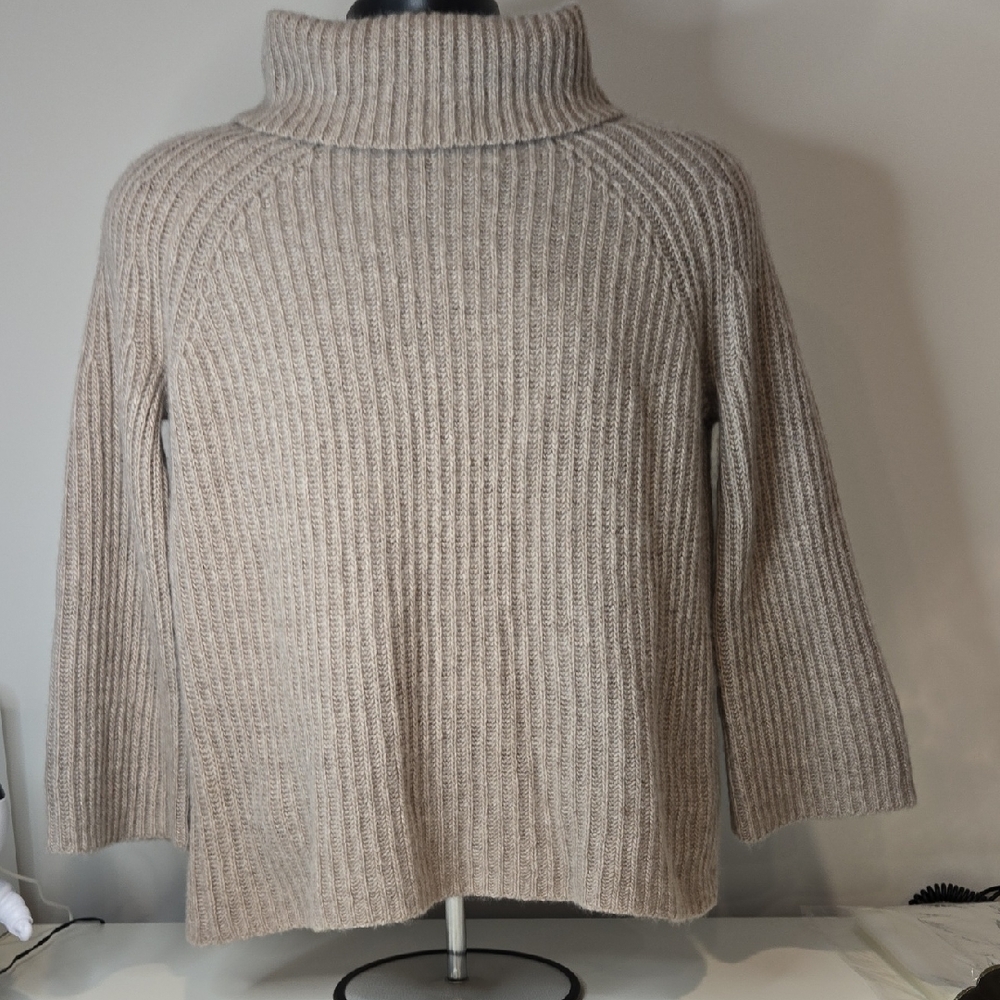 Halogen Turtleneck Beige Cashmere Sweater Sz Medium A